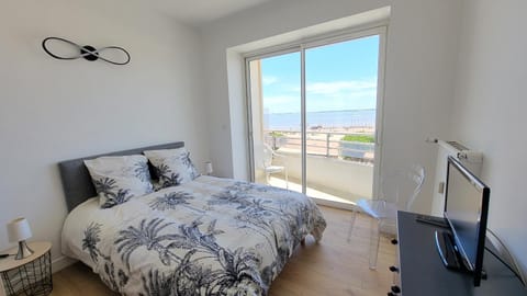Bed, TV and multimedia, Balcony/Terrace, Bedroom, Sea view