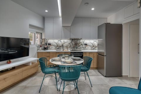 TV and multimedia, Kitchen or kitchenette, Dining area