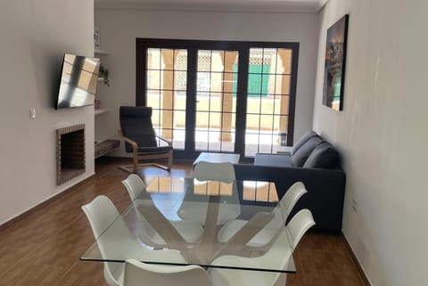 TV and multimedia, Living room, Dining area