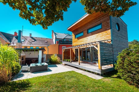 Property building, Garden