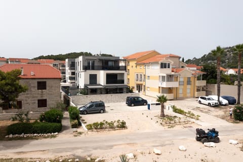 Property building, Neighbourhood, Street view, Parking