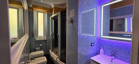 Toilet, Hot Tub, Hot Tub, Bathroom, bidet, hair dryier, towels