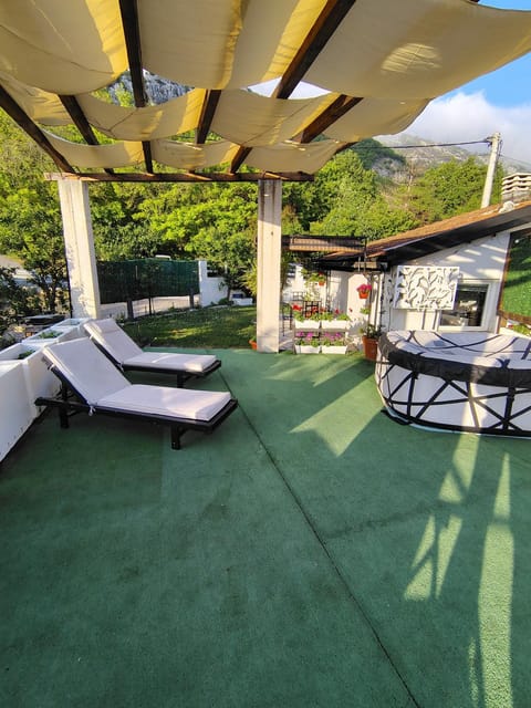 Patio, Garden view