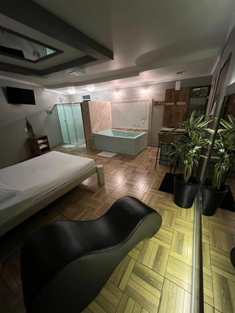 Bed, Photo of the whole room, Bedroom, Bath