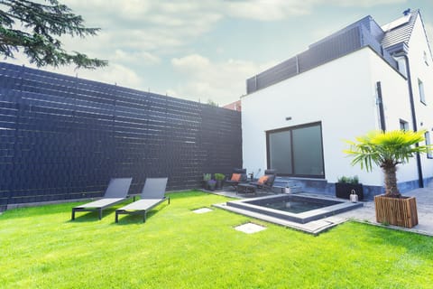 Luxurious Escape - Room LoveSerenity with pool and jacuzzi Love hotel in Brussels