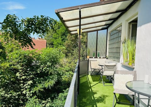 View (from property/room), Balcony/Terrace, Food