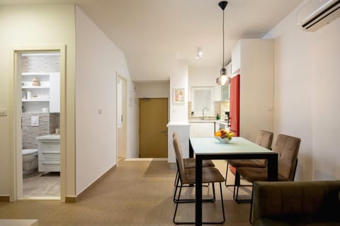 Living room, Photo of the whole room, Seating area