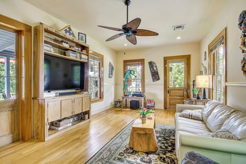 Eclectic Mandeville Home Walk to Lakefront Park House in Mandeville