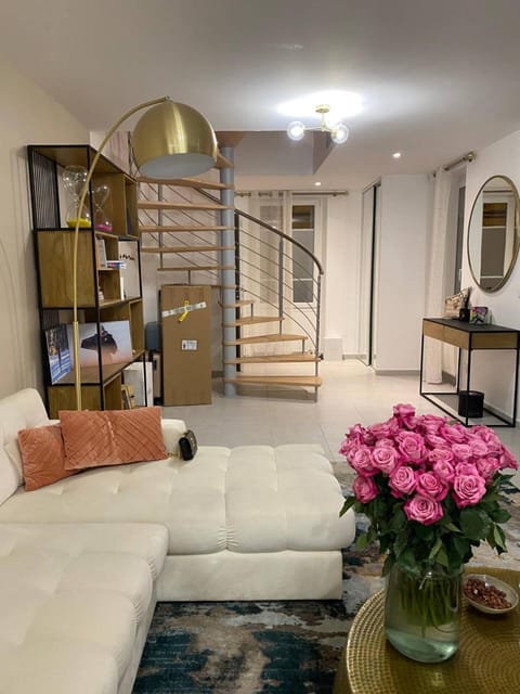 Nice area 5 minutes from Paris House in Levallois-Perret