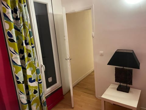 15 min Paris Bed and Breakfast in Drancy
