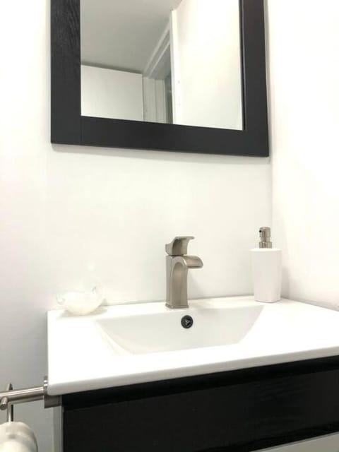 GroveO5 10 minutes from Miami Beach Apartment in Coconut Grove