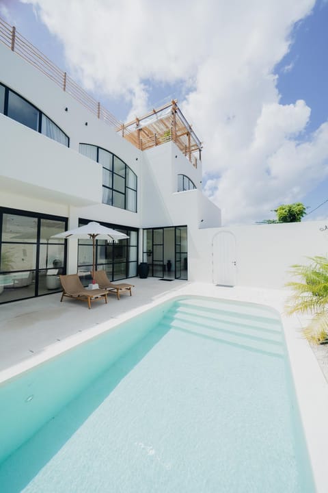 Property building, Pool view, Swimming pool
