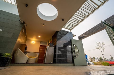 Property building, Facade/entrance
