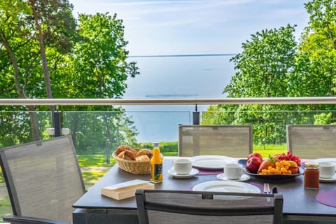 Property building, Balcony/Terrace, Sea view