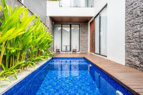 Property building, Swimming pool