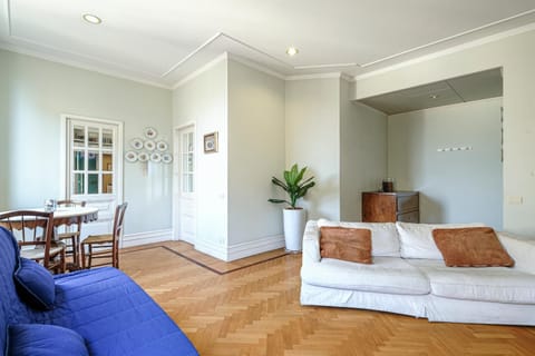 Lounge or bar