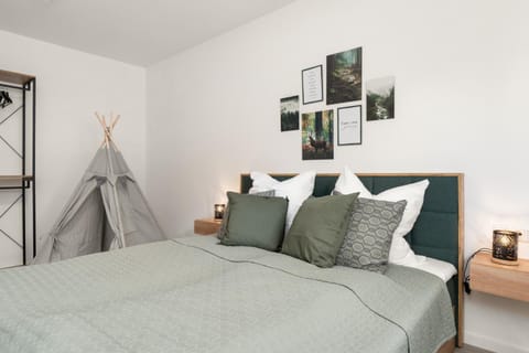 Bed, Bedroom