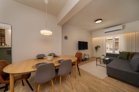 TV and multimedia, Living room, Dining area
