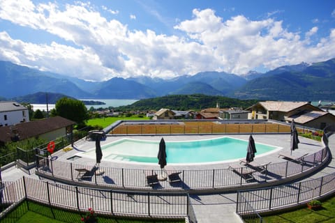 Balcony/Terrace, Pool view, Swimming pool