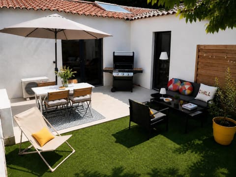 Patio, BBQ facilities, Garden, Balcony/Terrace, Dining area, Garden view, sunbed, air conditioner