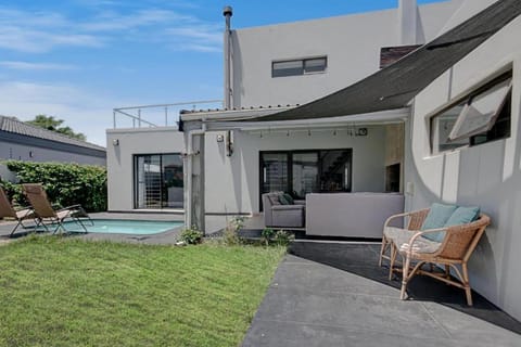 Patio, Garden, Seating area, Garden view, Pool view, Swimming pool