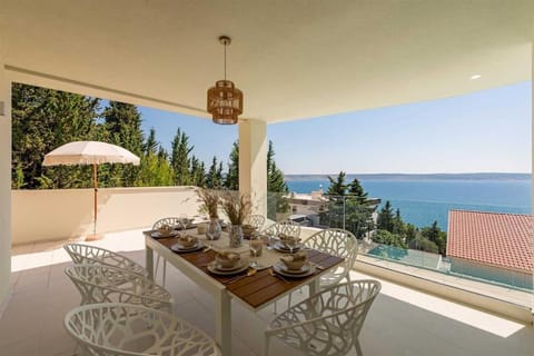 Natural landscape, View (from property/room), Balcony/Terrace, Food and drinks, Sea view