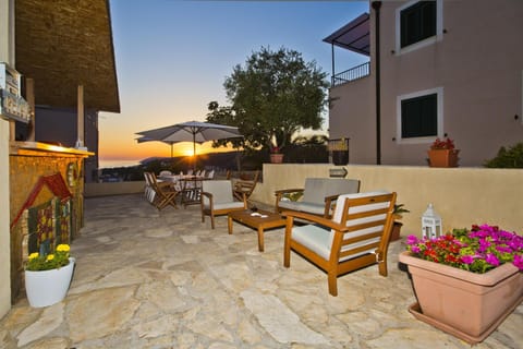 Beautiful SeaView Villa Apartment in Hvar
