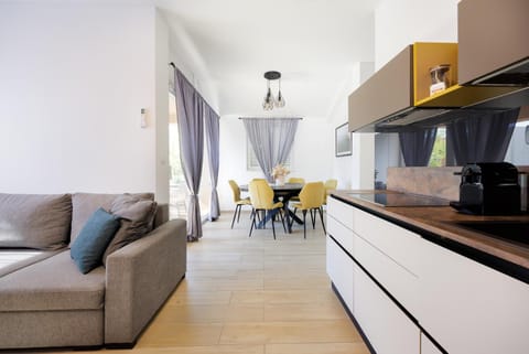 Apartments Opat Apartment in Murter