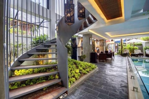 Garden, Floor plan