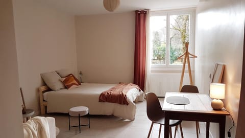 Bed, Living room, Photo of the whole room