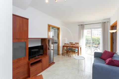 TV and multimedia, Living room, Seating area, Dining area