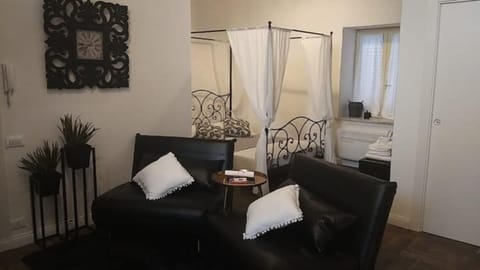 Living room, Bedroom