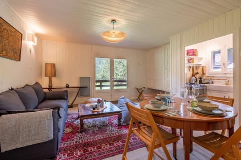 Cocooning small chaming chalet with garden Chalet in Chamonix