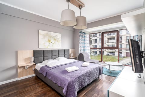 Bed, Photo of the whole room, Seating area