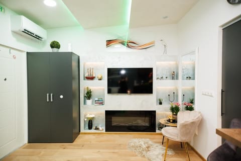 TV and multimedia, Living room, air conditioner