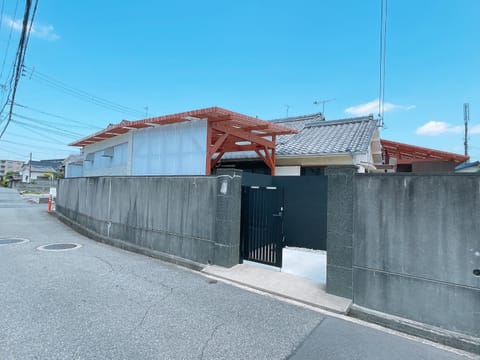 Property building, Day