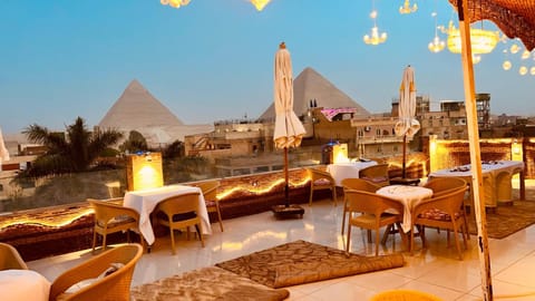 Nearby landmark, Restaurant/places to eat, Natural landscape