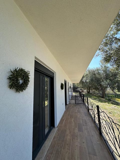 Balcony/Terrace, Garden view