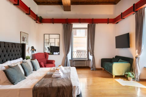 Bed, TV and multimedia, Photo of the whole room, Bedroom