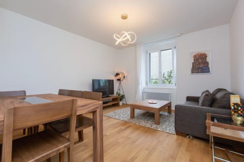 TV and multimedia, Living room, Seating area, Dining area, heating