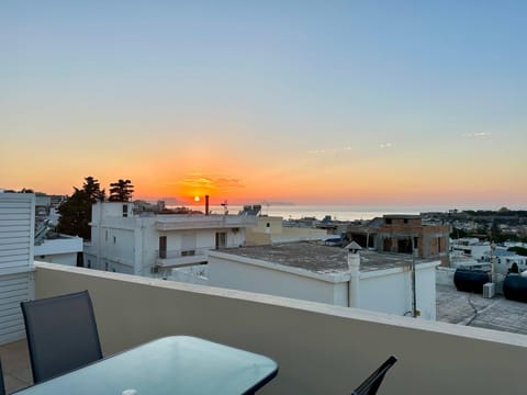 View (from property/room), Balcony/Terrace, City view, Sea view, Sunset