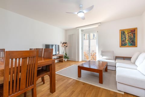 TV and multimedia, Balcony/Terrace, Living room, Seating area