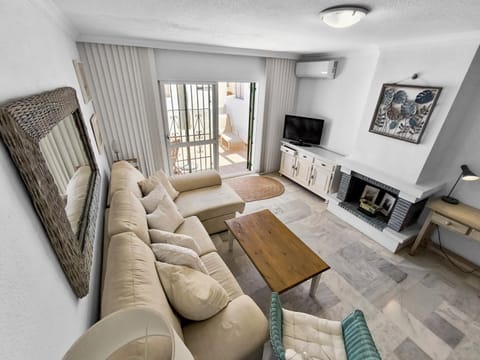 Communal lounge/ TV room, Living room