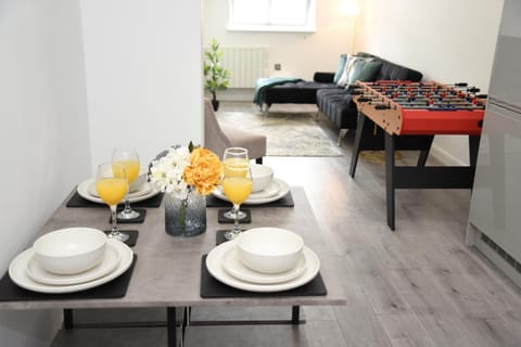 Seating area, Dining area