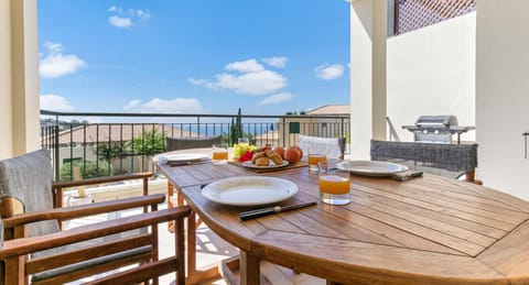 BBQ facilities, View (from property/room), Balcony/Terrace, Other, Seating area, Dining area