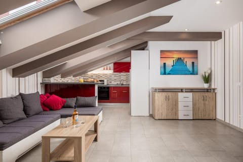 TV and multimedia, Kitchen or kitchenette, Living room, Seating area