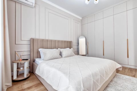 Bed, Photo of the whole room, Bedroom, internet, wardrobe, air conditioner