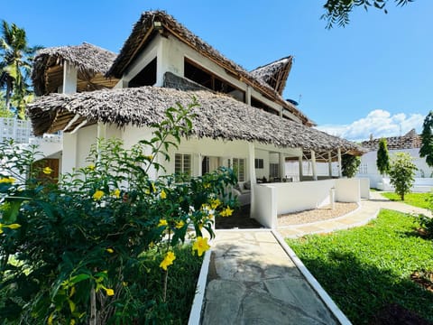 Property building, Spring, Day, Garden, View (from property/room), Garden view