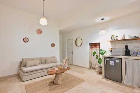 Kitchen or kitchenette, Living room, stove