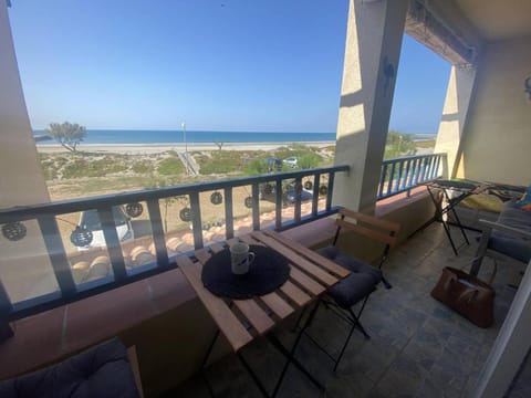 Appartement sur la plage - parking - terrasse vue mer - 1er étage Apartment in Saintes-Maries-de-la-Mer